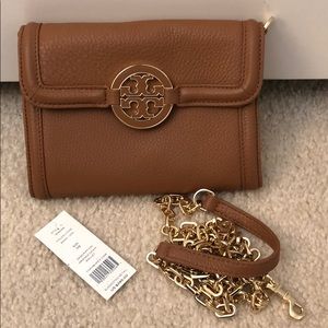 💯 Authentic Tory Burch Amanda Chain Wallet